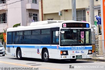 Bus 11 - Naha Bus Hino Blue Ribbon II (沖縄 230 あ 1327)
