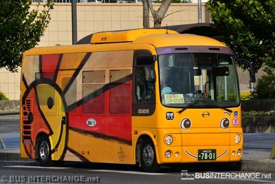 Bus 10 - Naha Bus Hino Poncho (沖縄 230 あ 7801)