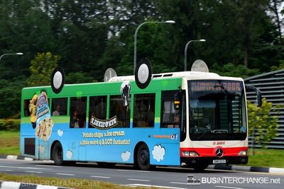 Bus 700A - SMRT Buses Mercedes-Benz OC500LE (SMB122S)