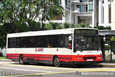 Bus 985 - SMRT Buses DAF SB220LT (TIB677E)
