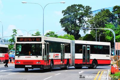 Bus 985 - SMRT Buses Mercedes-Benz O405G (TIB892A)