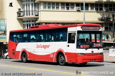 Bus 141 - Selangor Omnibus Nissan Diesel JP251 (WNM9805)