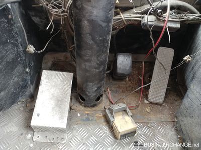 Steering column and pedals of YL8508R - Special Leyland Olympian ONTL11/2RF