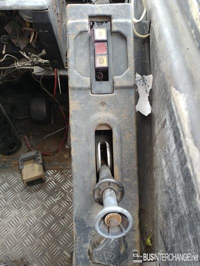 Handbrake and gear selector of YL8508R - Special Leyland Olympian ONTL11/2RF