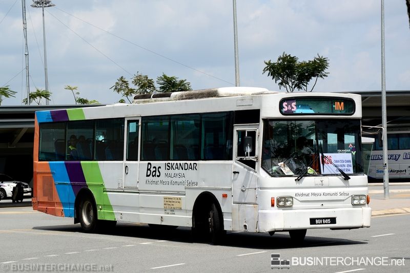 Bus IM26 - S&S International Nissan Diesel JP251 (BGV8415)