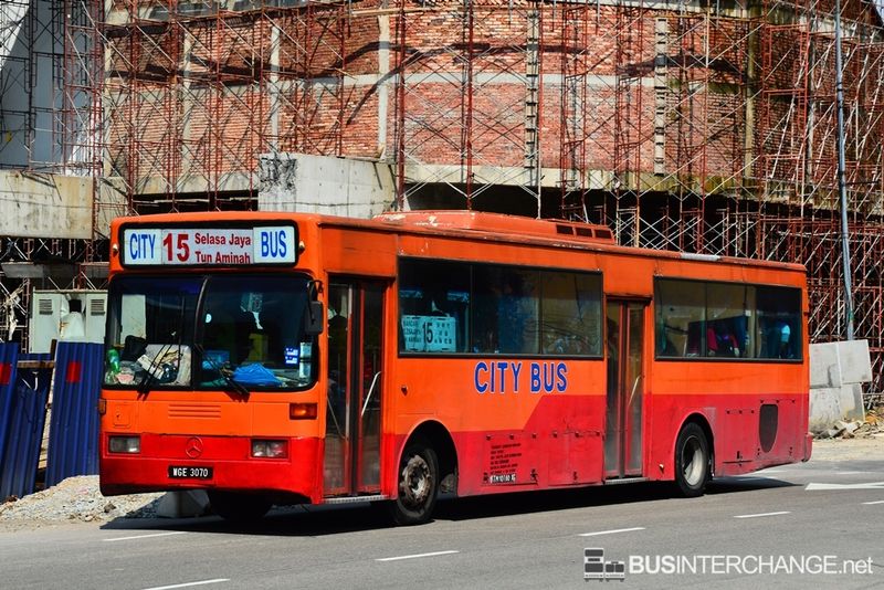 Bus 15 - Transit Link JB Mercedes-Benz OH1318 (WGE3070)